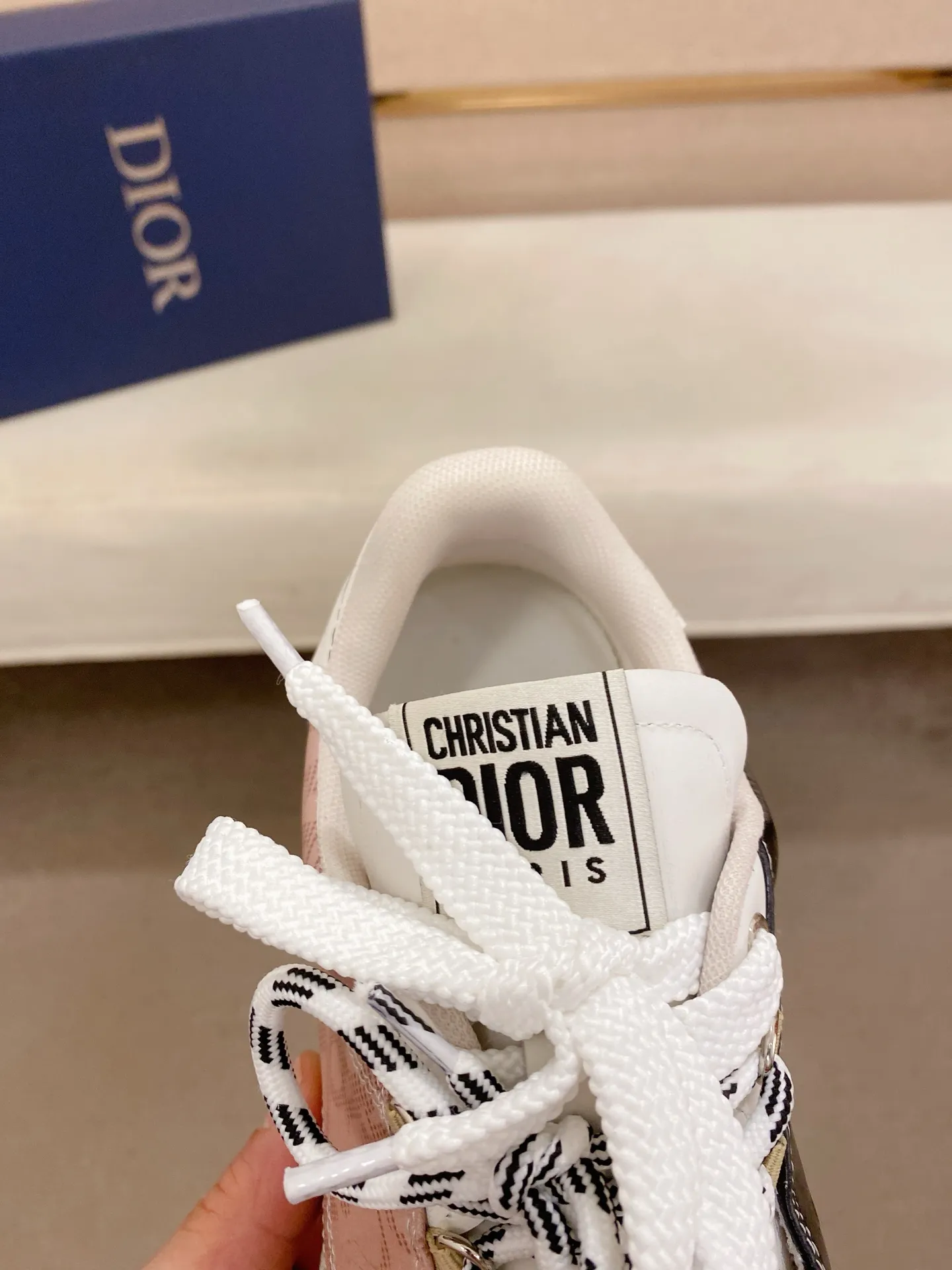 Men's shoes💰: 500💰Couple style💏 [Dior·Dior] New casual sports style men's shoes, new spring and summer design, perfect workmanship, lace-up lazy style to create wardrobe quality, upper: imported first-layer cowhide, mesh breathable lining soft and comfortable, ultra-light TPU wear-resistant outsole, simple, versatile fashion men's shoes, excellent color code number 35--44. (45,46 customized items are not returnable or exchangeable)